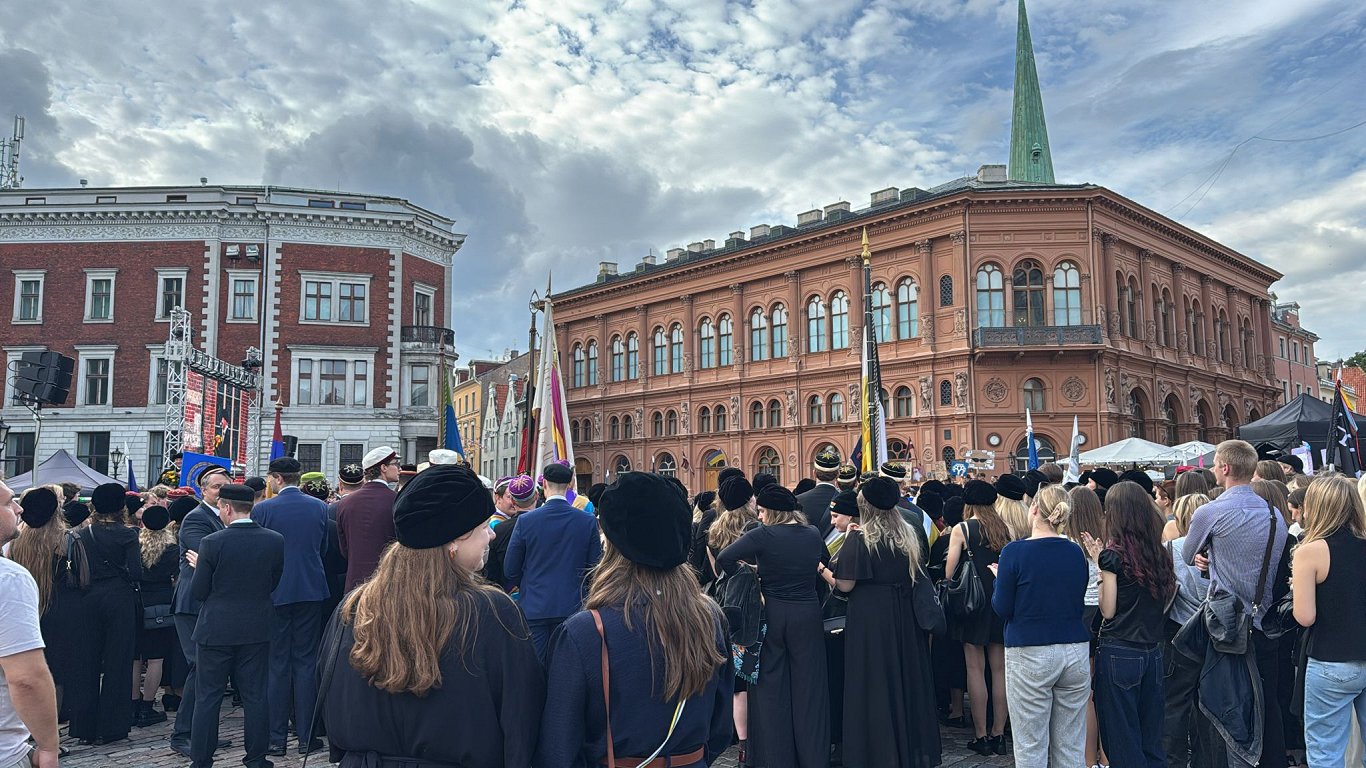 FOTO un VIDEO: Vecrīgā svin Aristoteļa svētkus