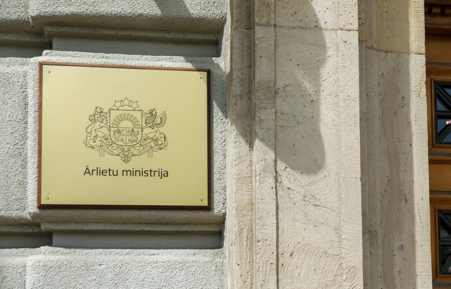 33 Latvijas valstspiederīgie joprojām pazuduši pēc plūdiem Nepālā