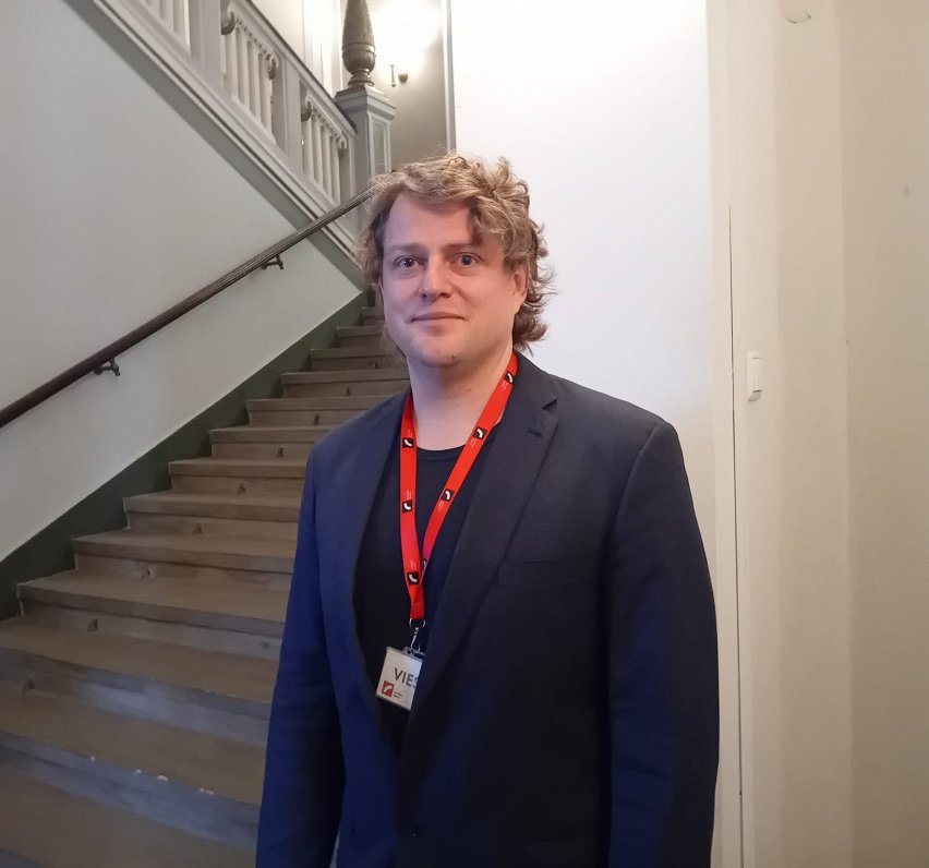 Bailes un klusums ģimenēs: LU docents Oskars Gruziņš pēta kara laika bērnu atmiņas