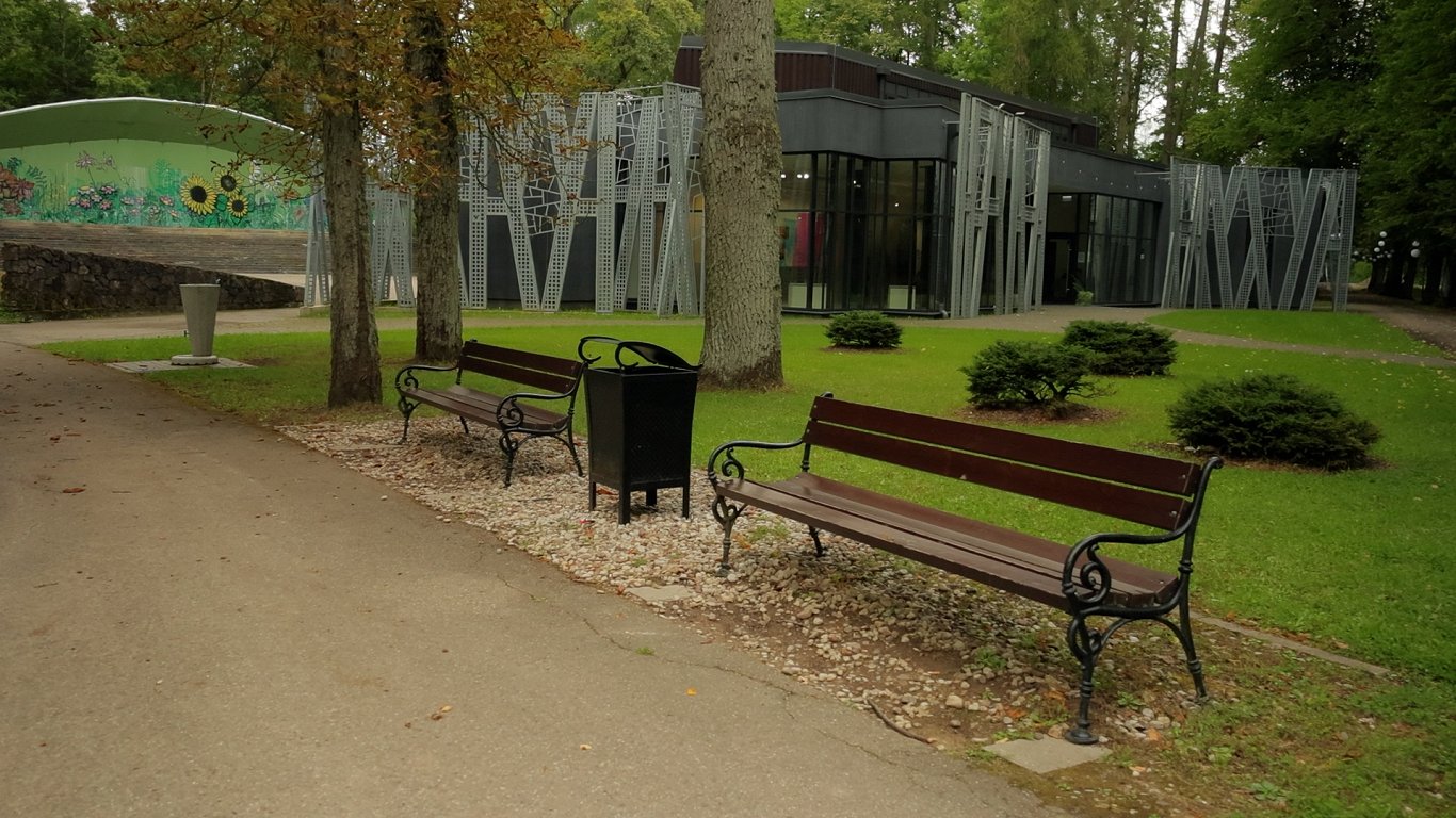 Elejas muižas parkā atjauno Mežaparku ar sensorajiem dārziem un atpūtas vietām