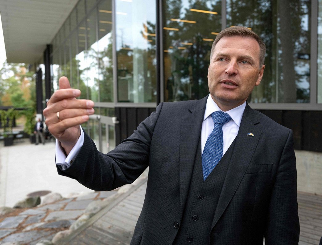 Igaunijas aizsardzības ministrs Hanno Pevkurs atkāpjas pēc iepirkumu skandāla