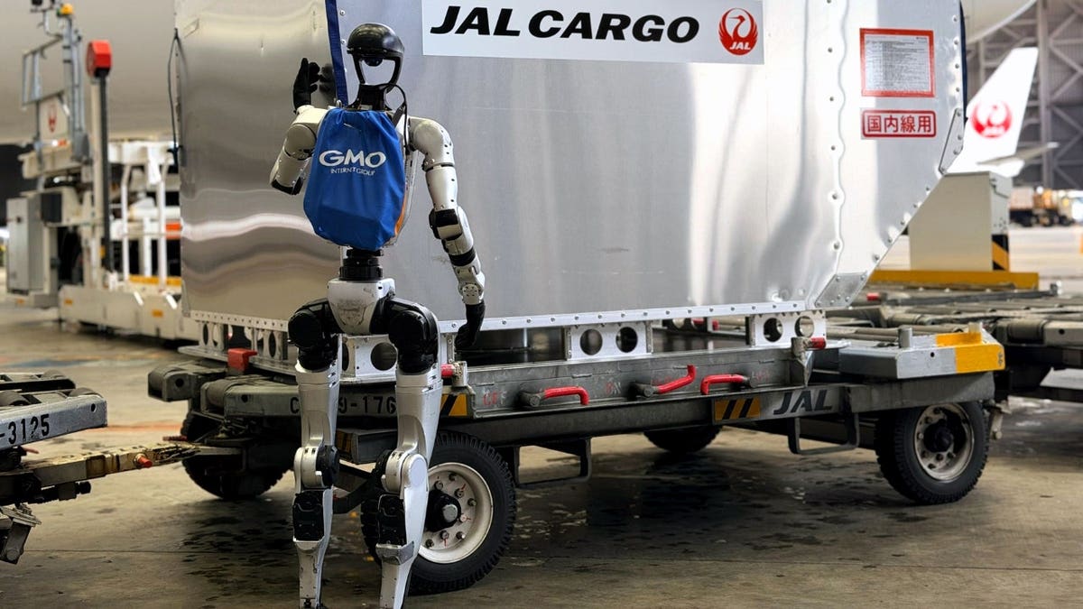 Japāna apsver cilvēkveidīgo robotu piesaisti bruņotajos spēkos