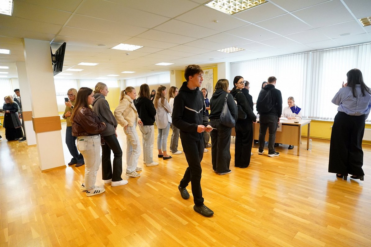 Jauniešu izmēģinājuma vēlēšanās piedalās 58 % dalībnieku