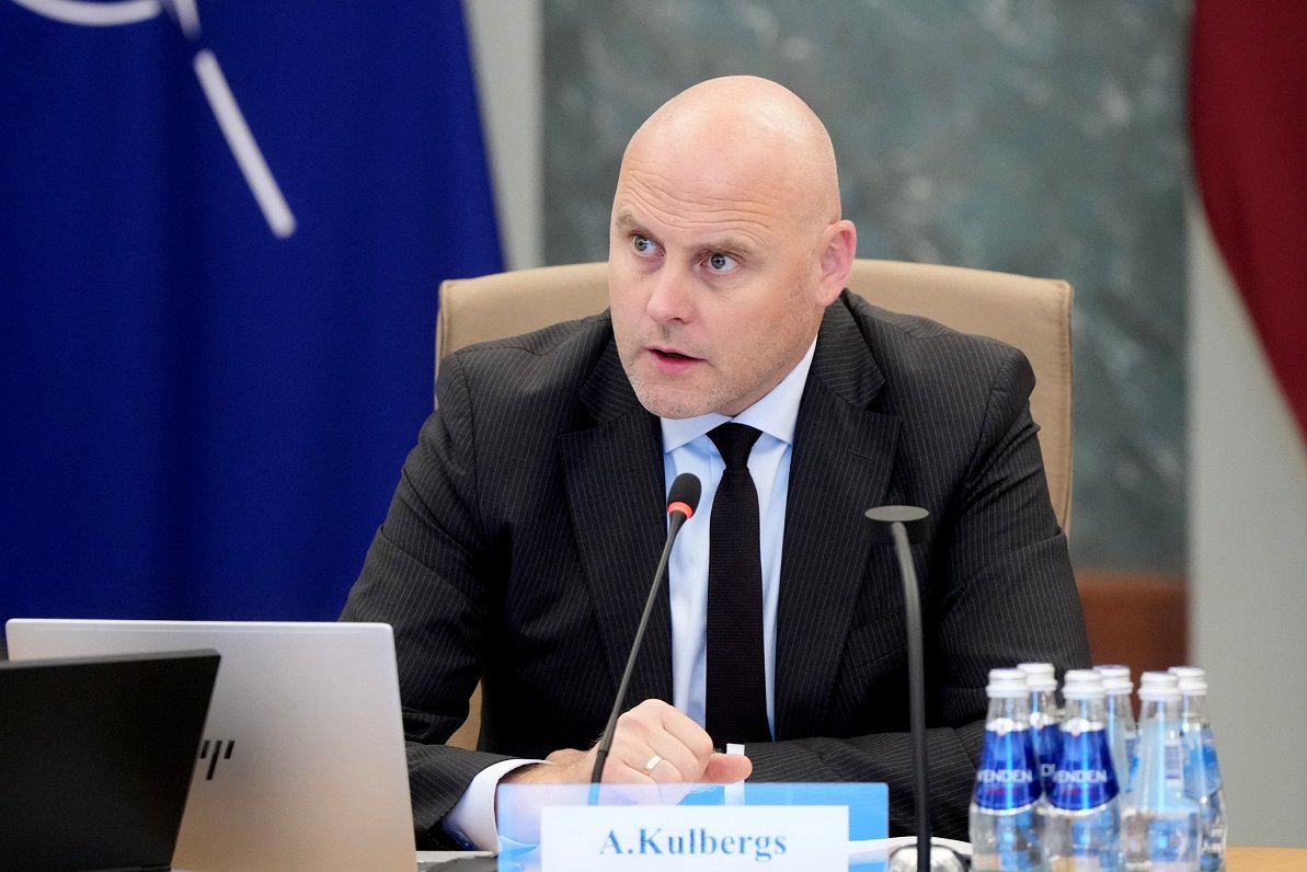 Koalīcijas medusmēnesis beidzas ar konfliktiem