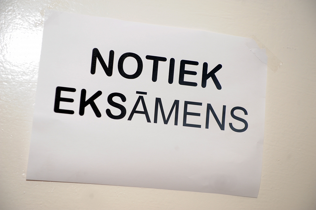 Mazāk nekā puse skolēnu ar otro mēģinājumu spējuši absolvēt pamatskolu