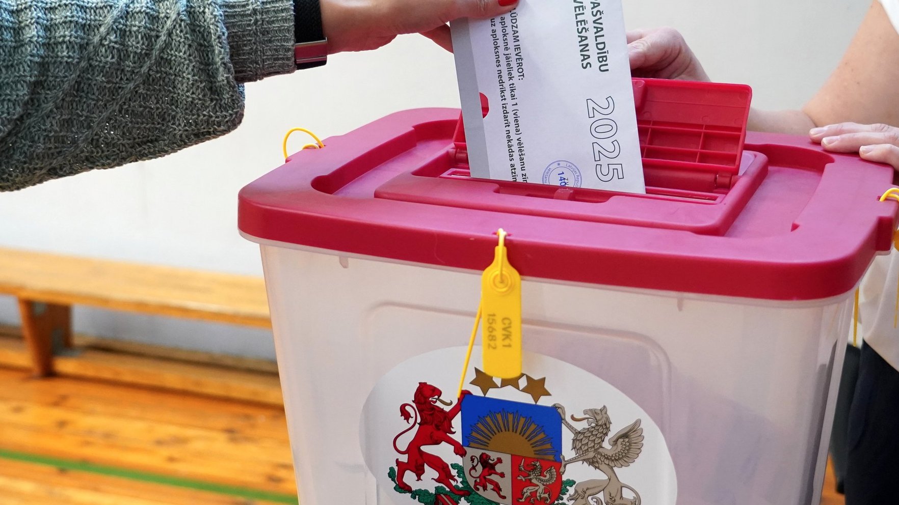 Pārkāpumi vēlēšanu biļetenu šķirošanā radījuši bažas pirms 15. Saeimas vēlēšanām