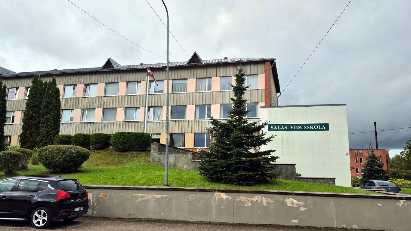 Salā nav atvērta 10. klase, rodas diskusijas par skolas vadību