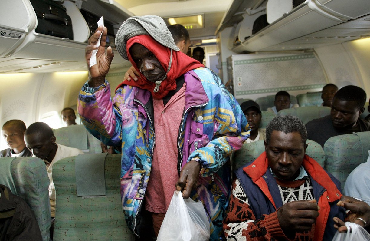 Cilvēktiesību aizstāvji kritizē ASV migrantu deportācijas uz Āfriku