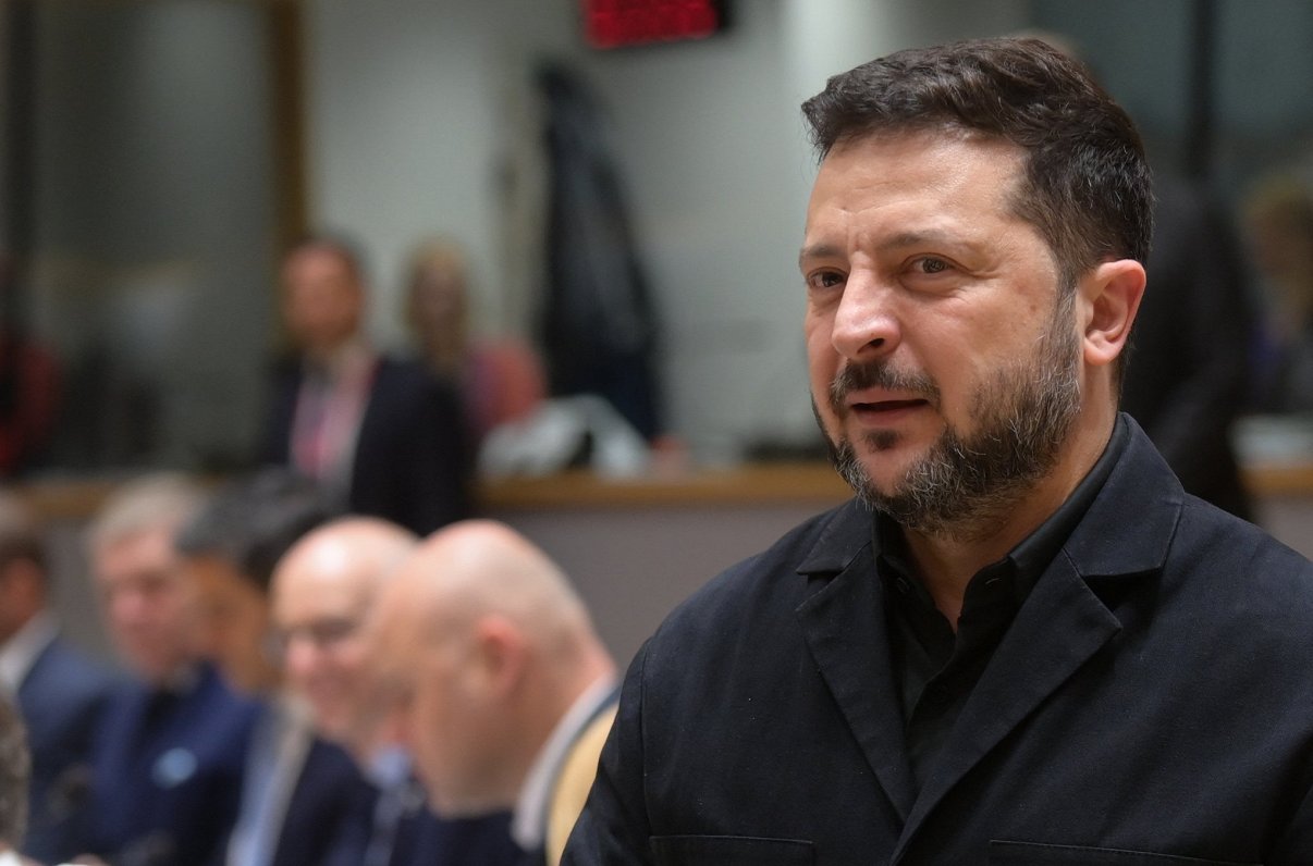 Dienvidkoreja atsauc diplomātus no Ukrainas strīda dēļ ar Zelenski par Ziemeļkorejas gūstekņiem
