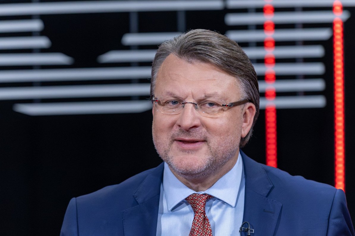 Kulberga pauze sarunās ar partijām rada iespēju Šlesera mazākumvaldības idejām