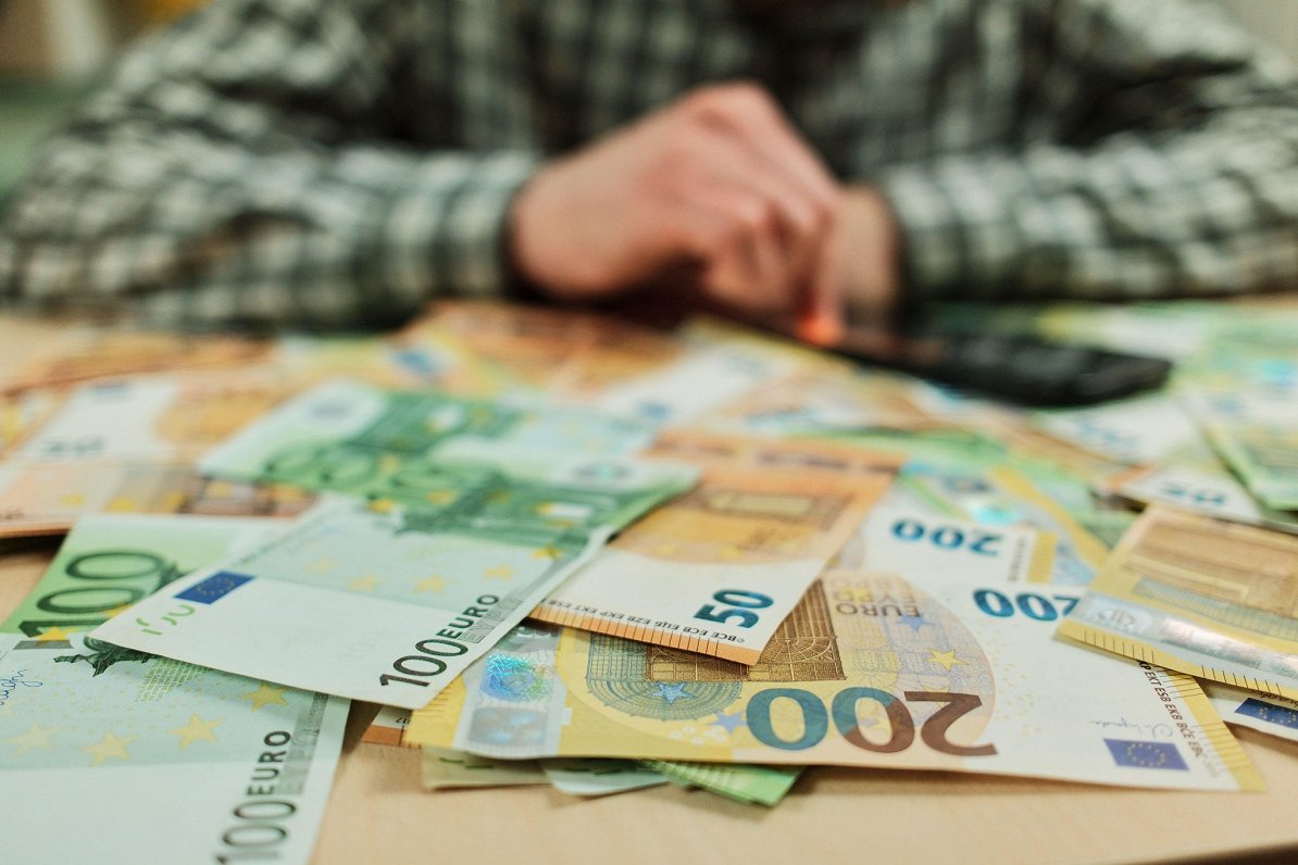 Latvijas parādu krīzes risku novērtējums un budžeta deficītu dinamikas analīze