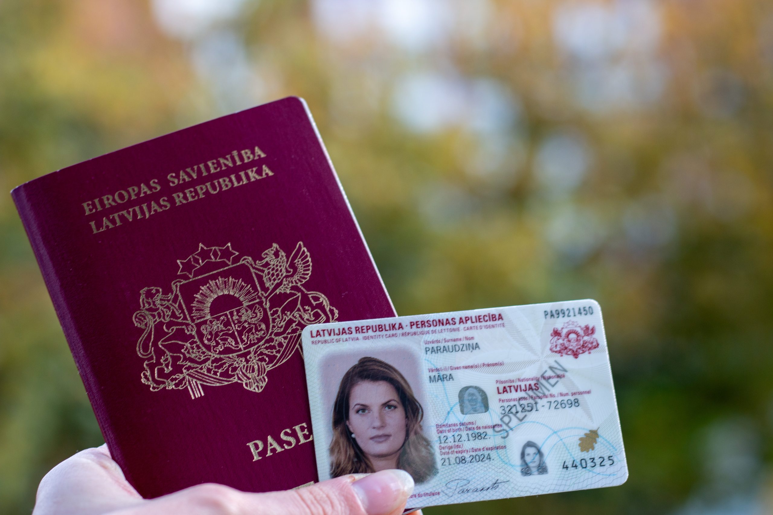 Lielbritānijā atbrīvoti divi Latvijas pilsoņi pēc aizturēšanas