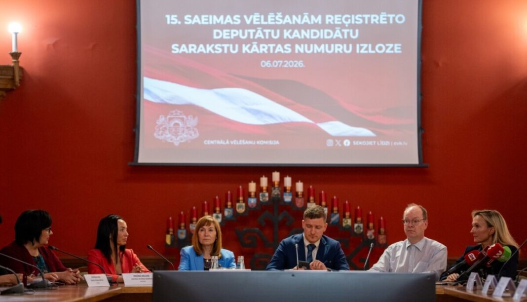 Notikusi 15. Saeimas vēlēšana, pieejami pirmie aptauju rezultāti