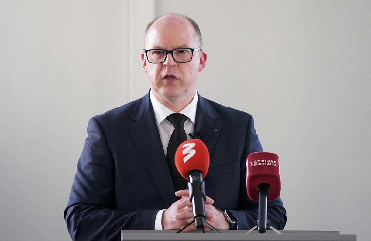 Prokuratūra pārbauda pilsonības piešķiršanu Višvanatai