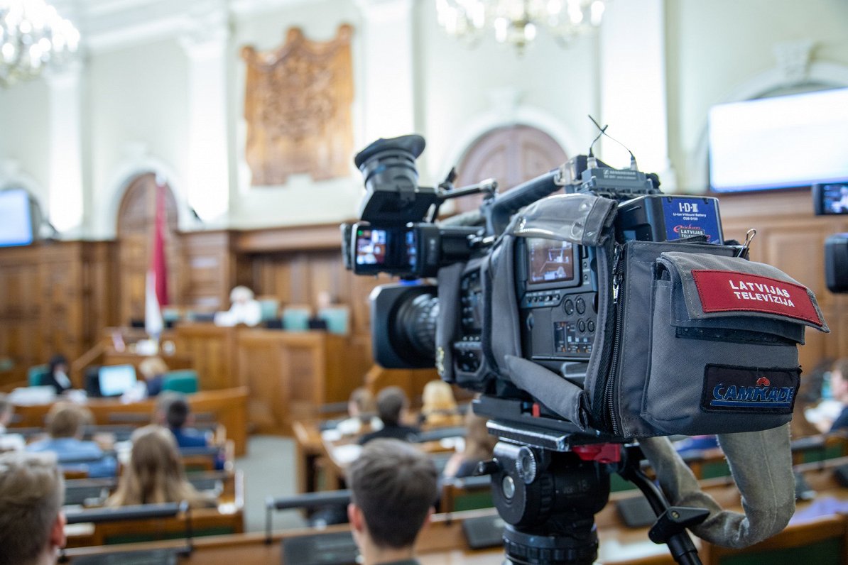 Saeima steidzami izlemj LTV un Latvijas Radio zīmolu likteni