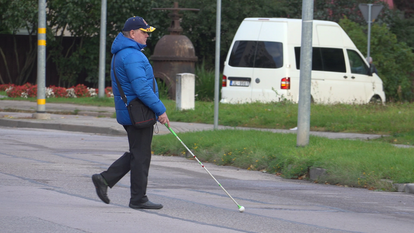 Starptautiskajā Baltā spieķa dienā novērtē autovadītāju uzmanību