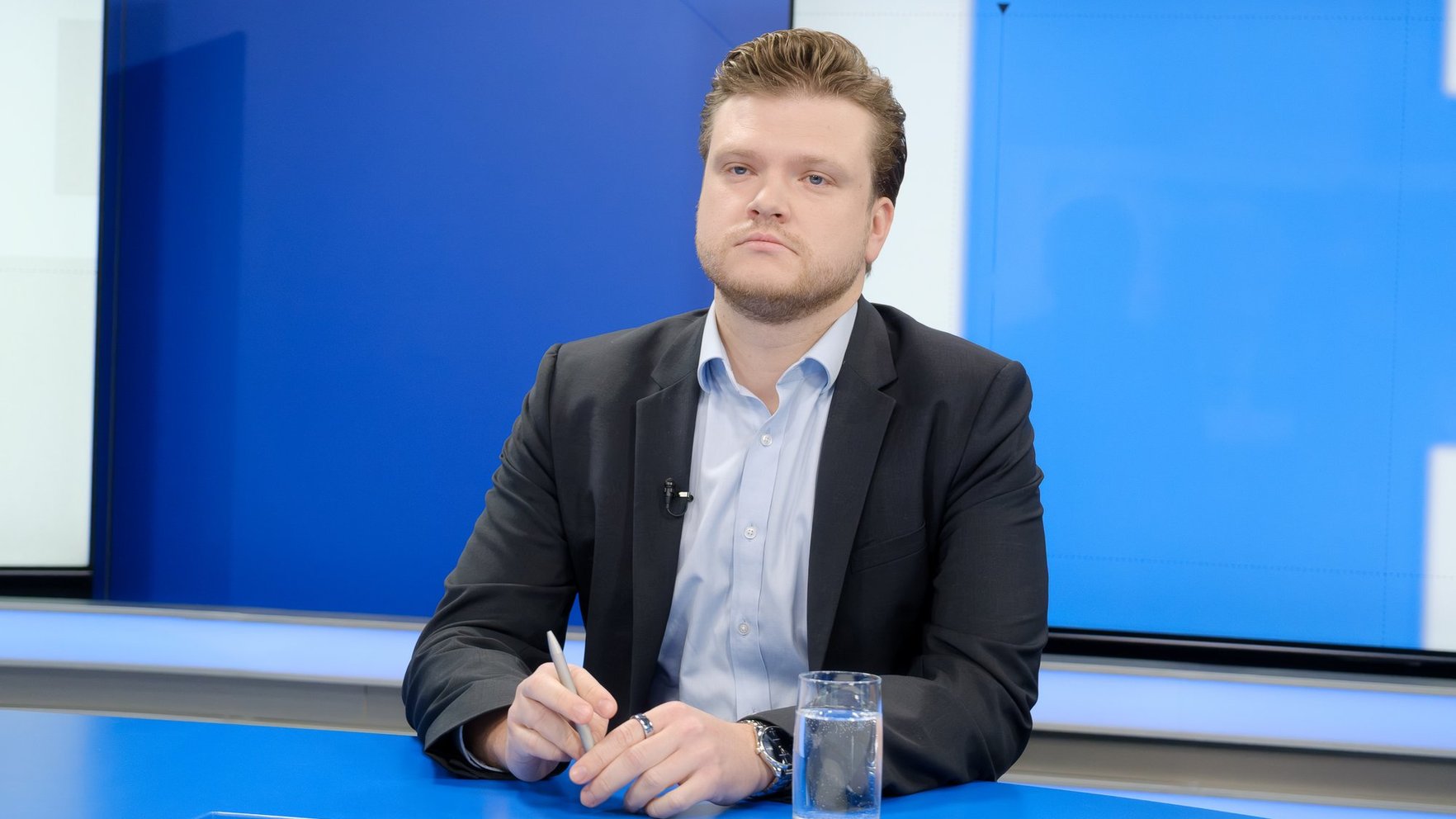 Vanšu tilta slēgšana var radīt sastrēgumus līdz divām stundām dienā, brīdina Šlesers