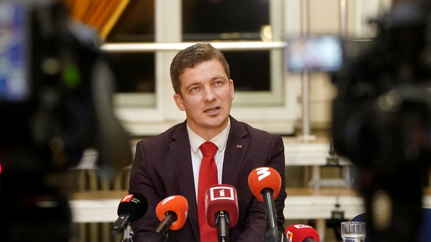 Zviedris: vēlētāji atkārtoti izrāda interesi par balsošanu